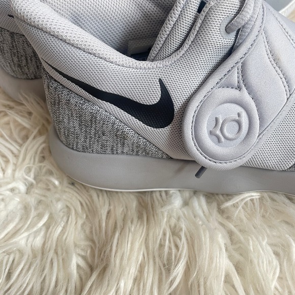 Nike Mens KD Trey 5 AA7067-100 Gray Basketball Shoes Sneakers Wolf Grey Size 8 - Picture 8 of 13